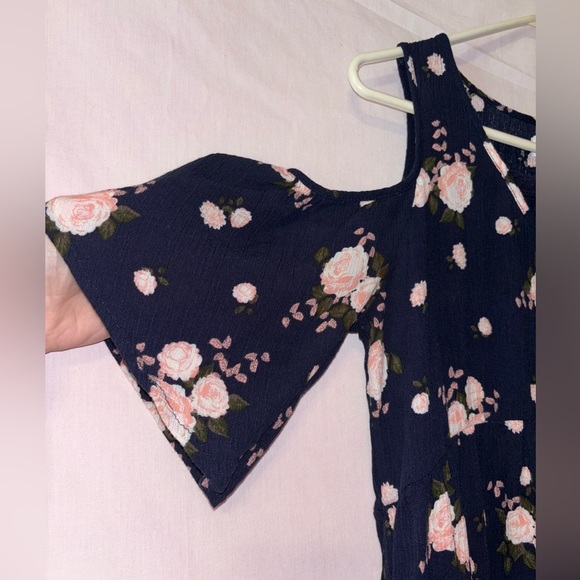 BONGO Women’s Navy and Pink Floral Blouse - Picture 4 of 9